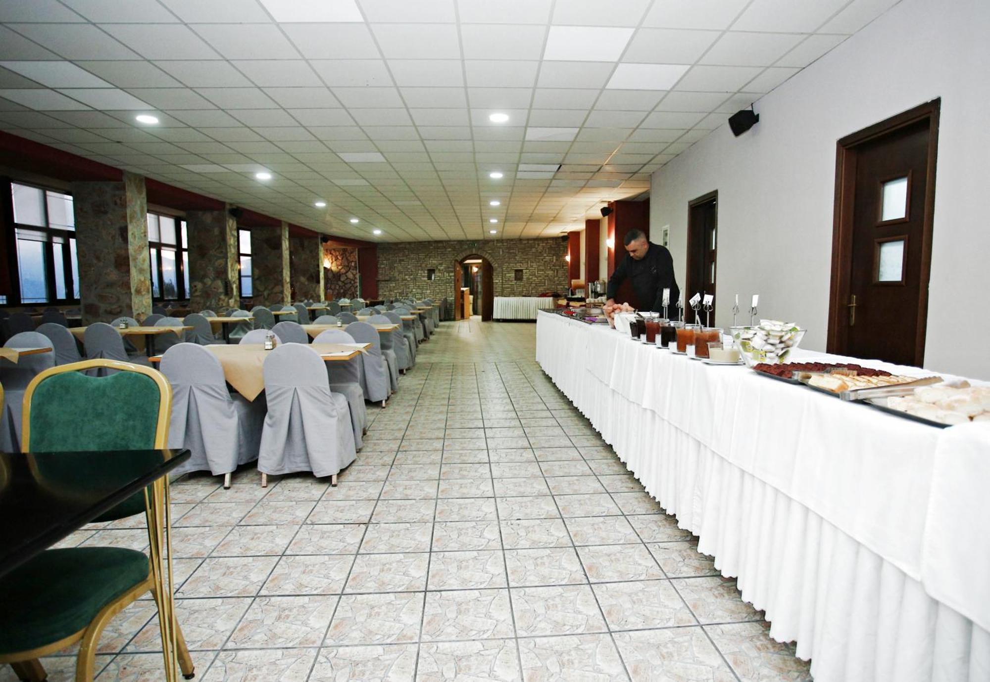 Hotel Lecadin Karpenísion Extérieur photo