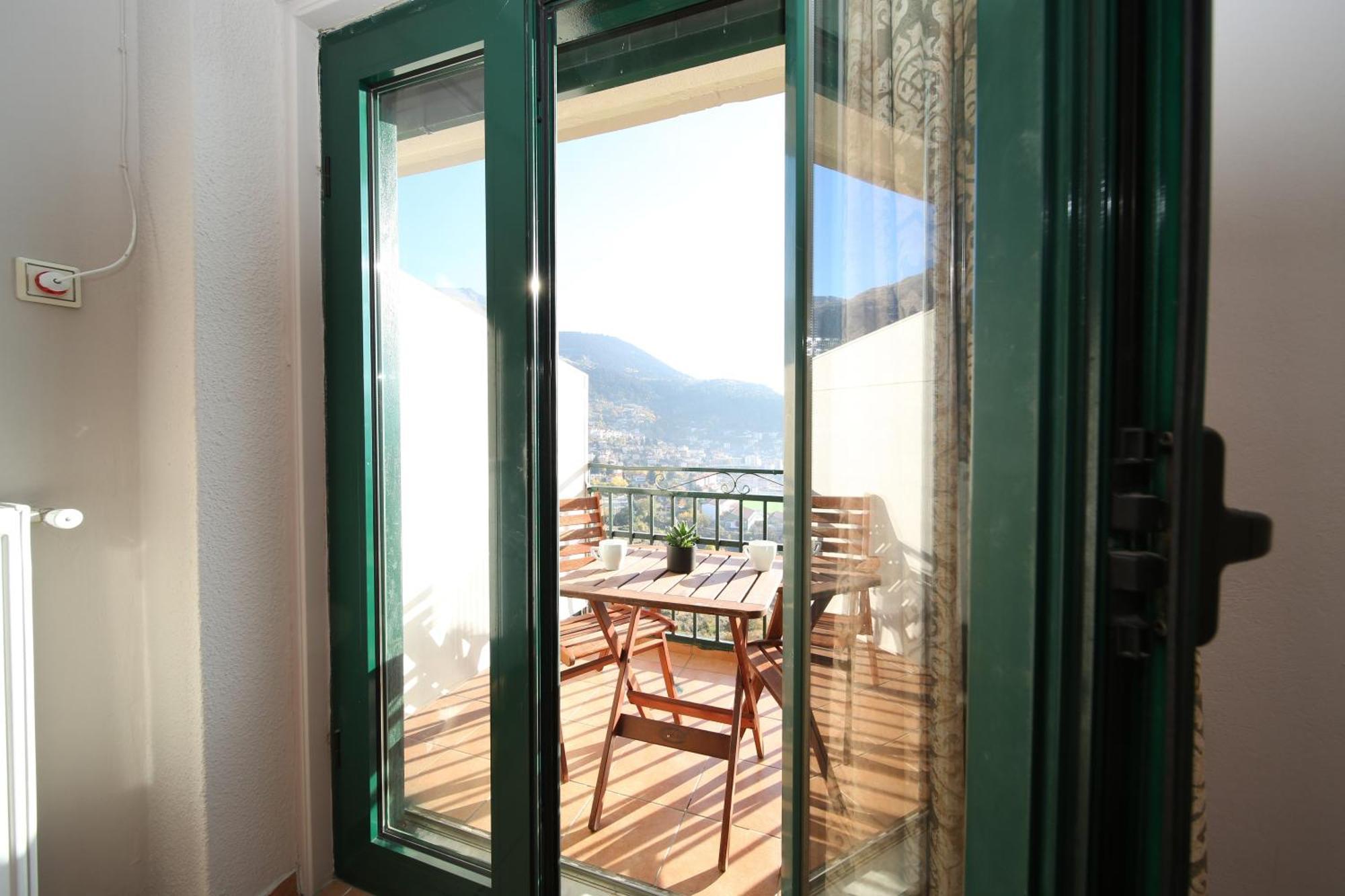 Hotel Lecadin Karpenísion Extérieur photo