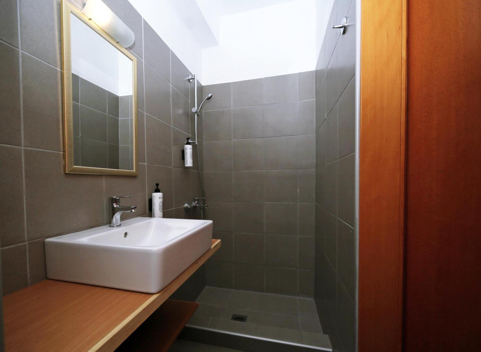Hotel Lecadin Karpenísion Extérieur photo