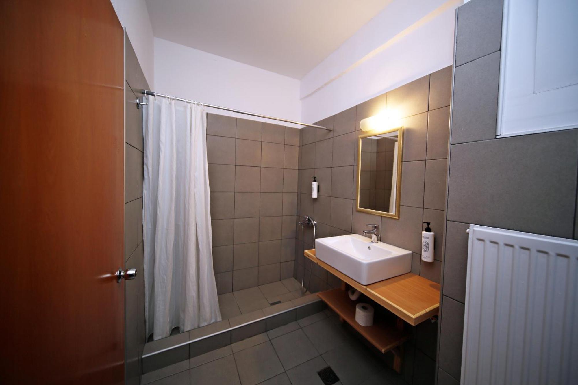 Hotel Lecadin Karpenísion Extérieur photo