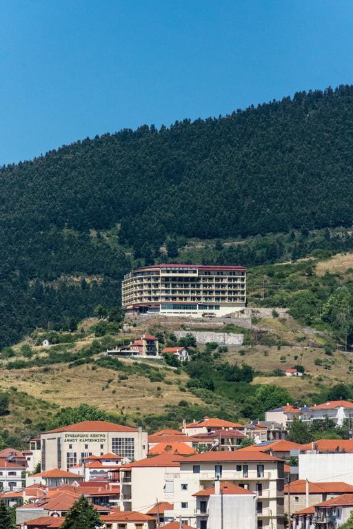 Hotel Lecadin Karpenísion Extérieur photo