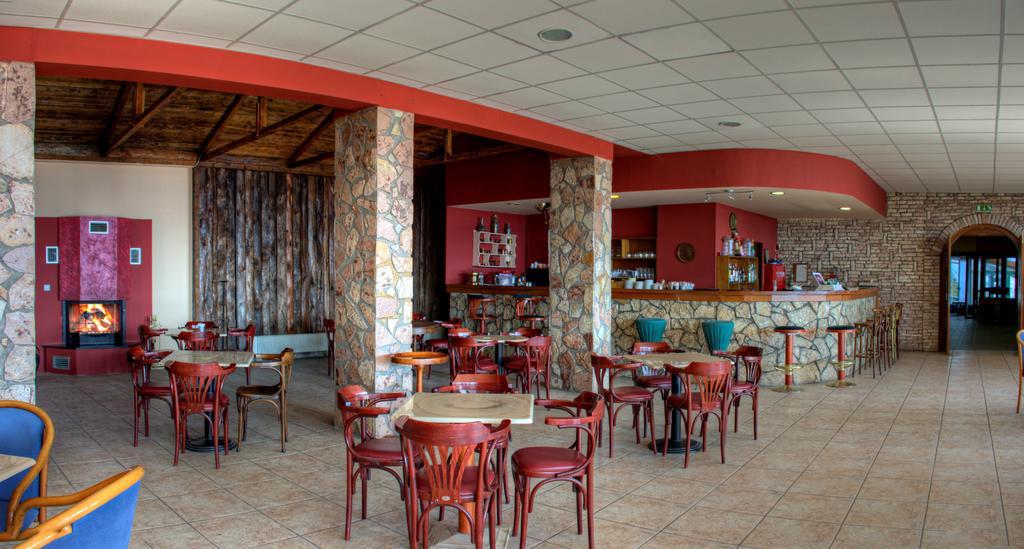 Hotel Lecadin Karpenísion Extérieur photo